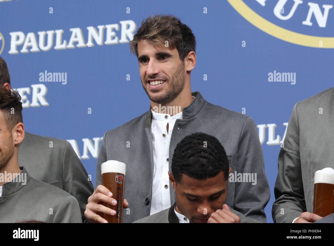 firo 02.09.2018, Fuvuball, 1.Bundesliga, season 2018/2019, FC Bayern Munich leather pants