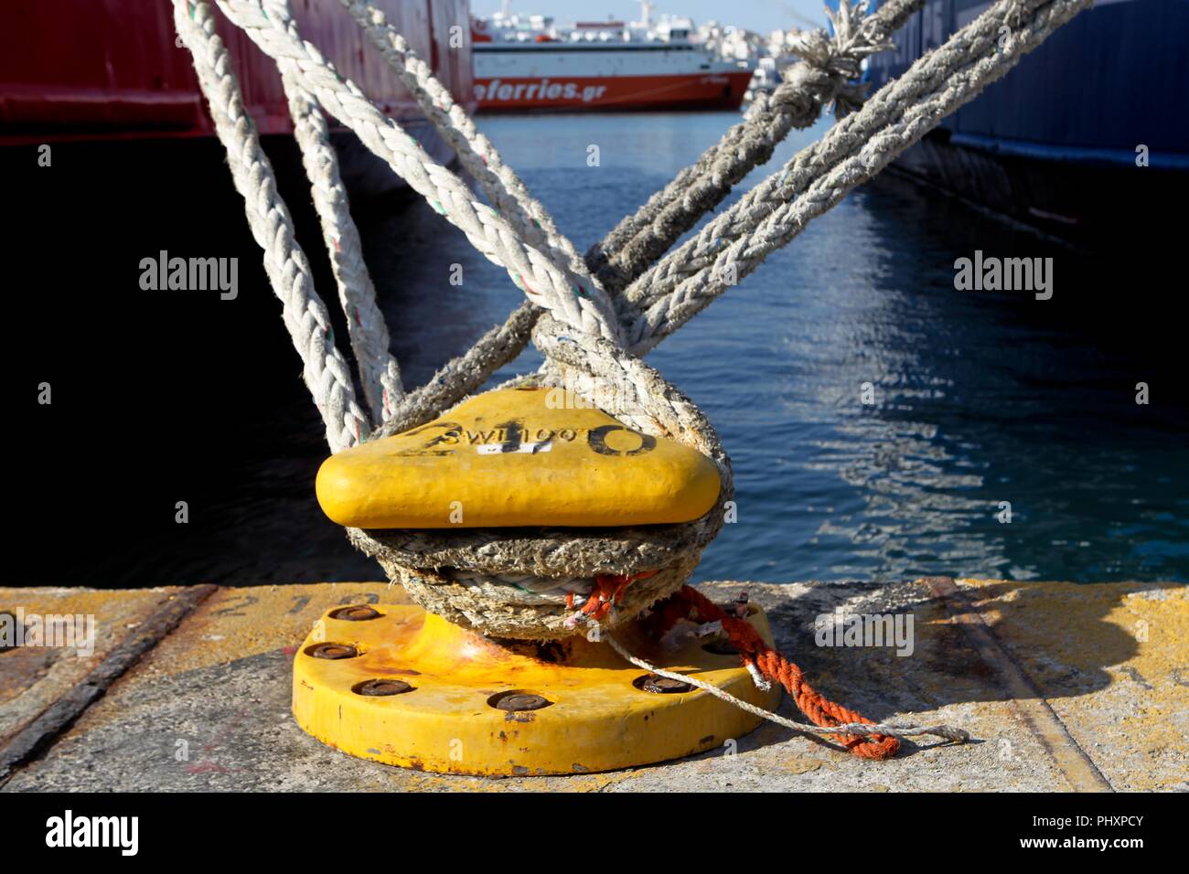 Pay scales hi-res stock photography and images - Alamy