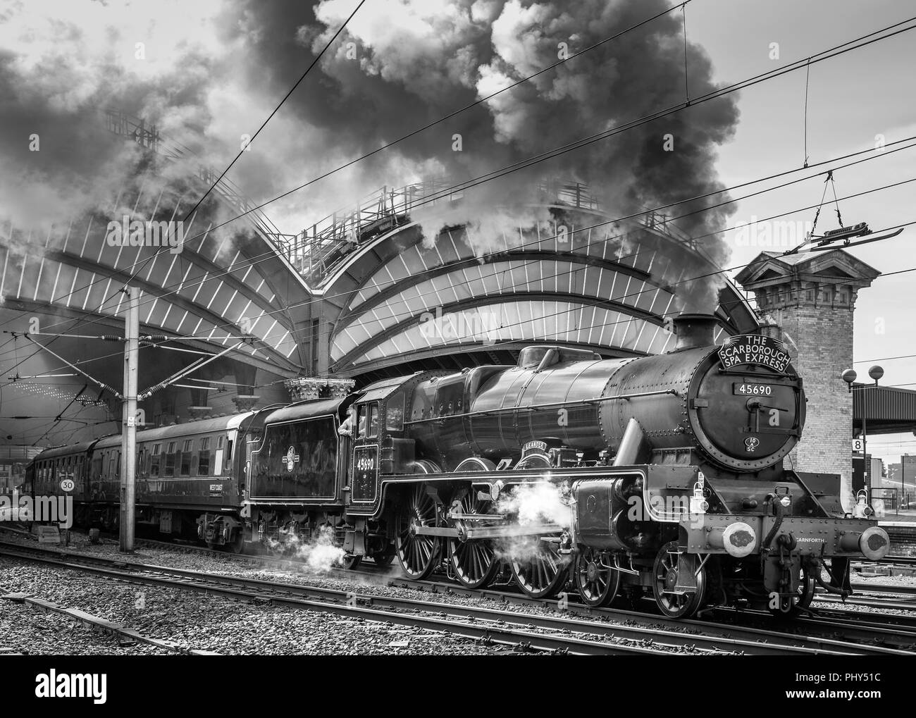 Express spa hires stock photography and images Alamy