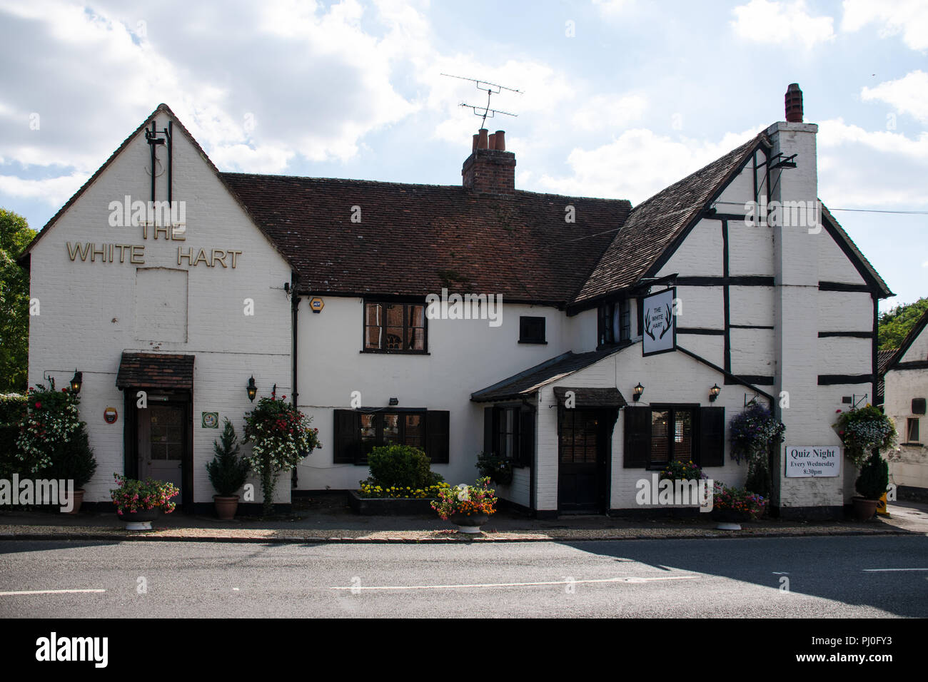 Winkfield, United Kingdom - September 01 2018:   The front of the White Hart pub on Church Road Stock Photo