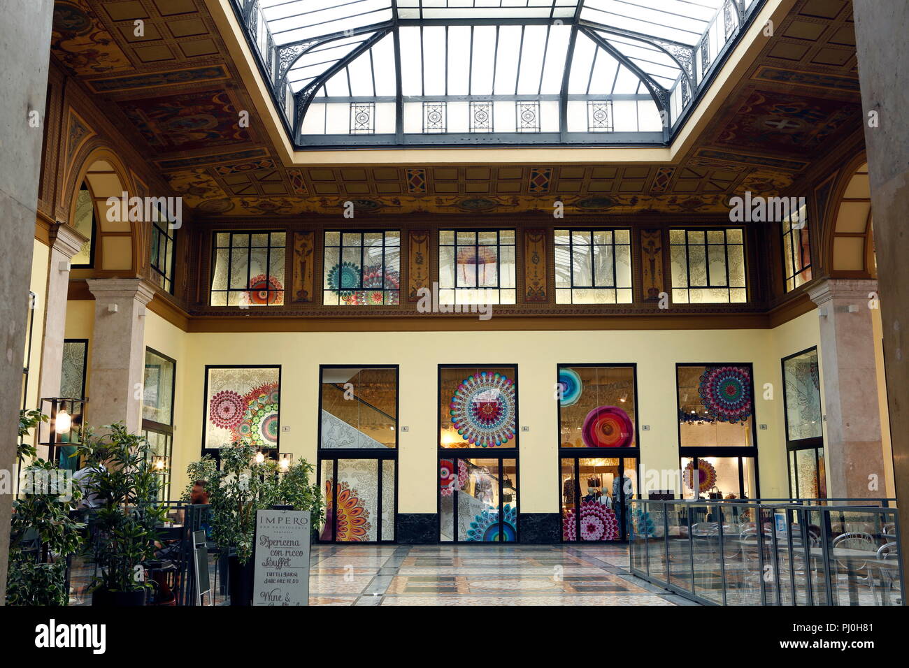 Bologna boutiques hires stock photography and images Alamy