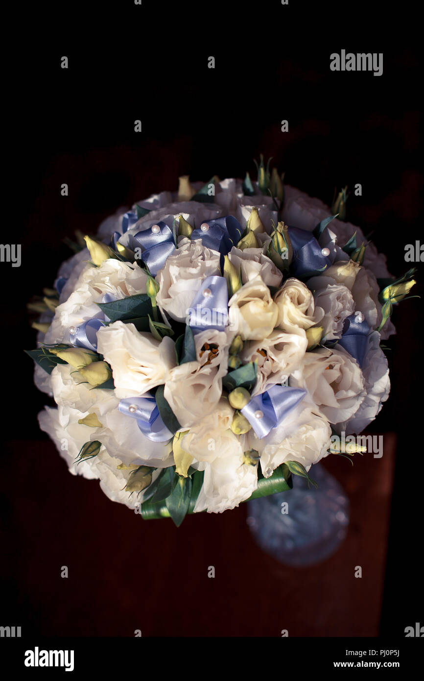 Wedding bridal bouquet closeup on dark background Stock Photo - Alamy