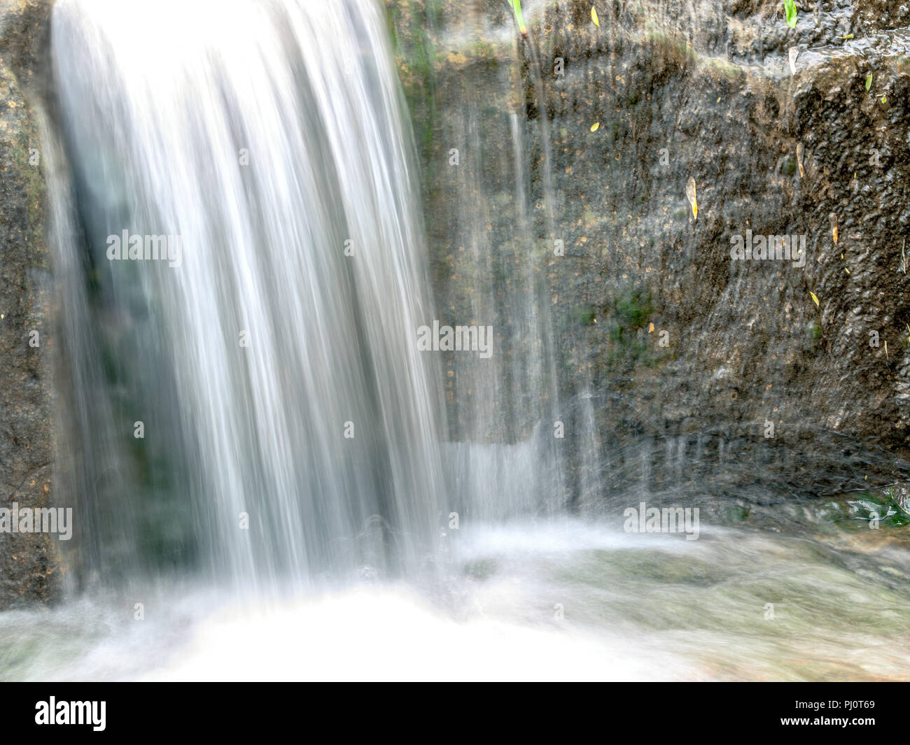 Water flow close up hi-res stock photography and images - Alamy