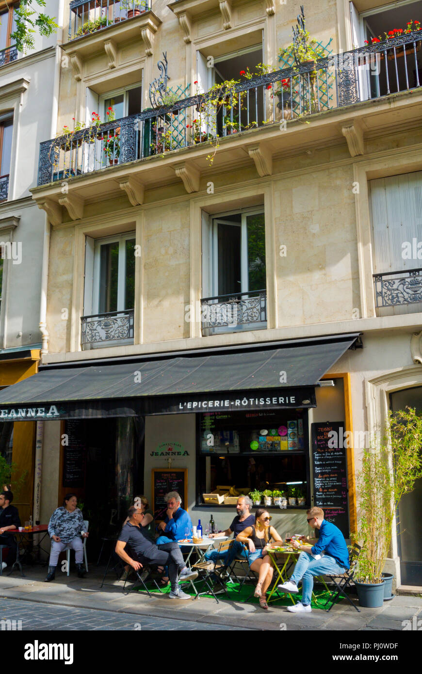 Restaurant, Rue Jean-Pierre Timbaud, Oberkampf, Paris, France Stock Photo
