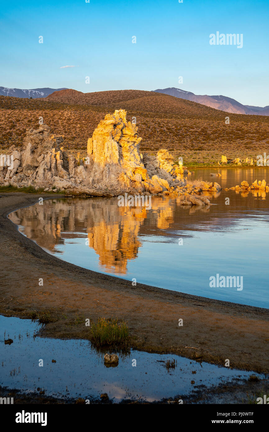 Sunrise at California's Mono Lake in the Eastern Sierra Nevada mountains off of US Highway 395 Stock Photo