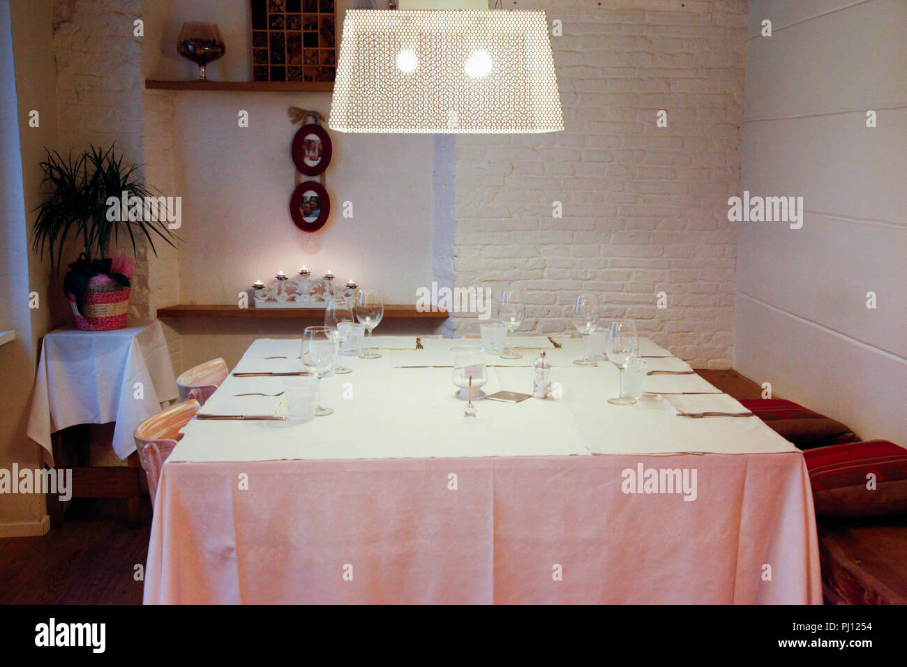 Inside the Trattoria Antica Maddalena restaurant on Via Pelliccerie in Udine,  Italy Stock Photo - Alamy, image size:1300x956