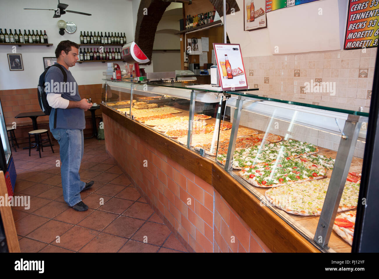 In a pizzeria hi-res stock photography and images - Page 3 - Alamy