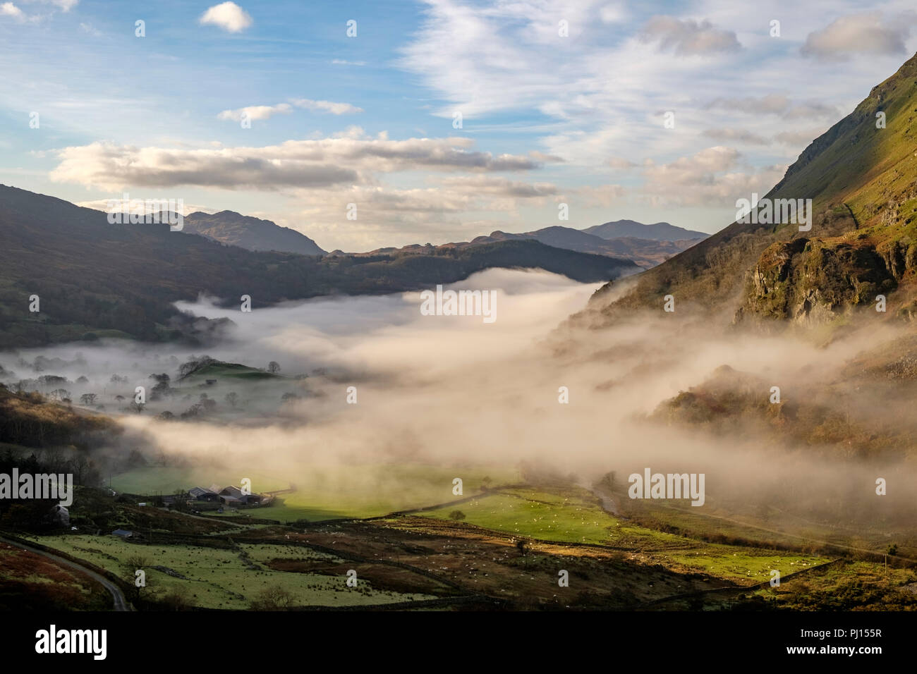 Early morning mist in the Gwynant Valley, Snowdonia, North Wales Stock Photo