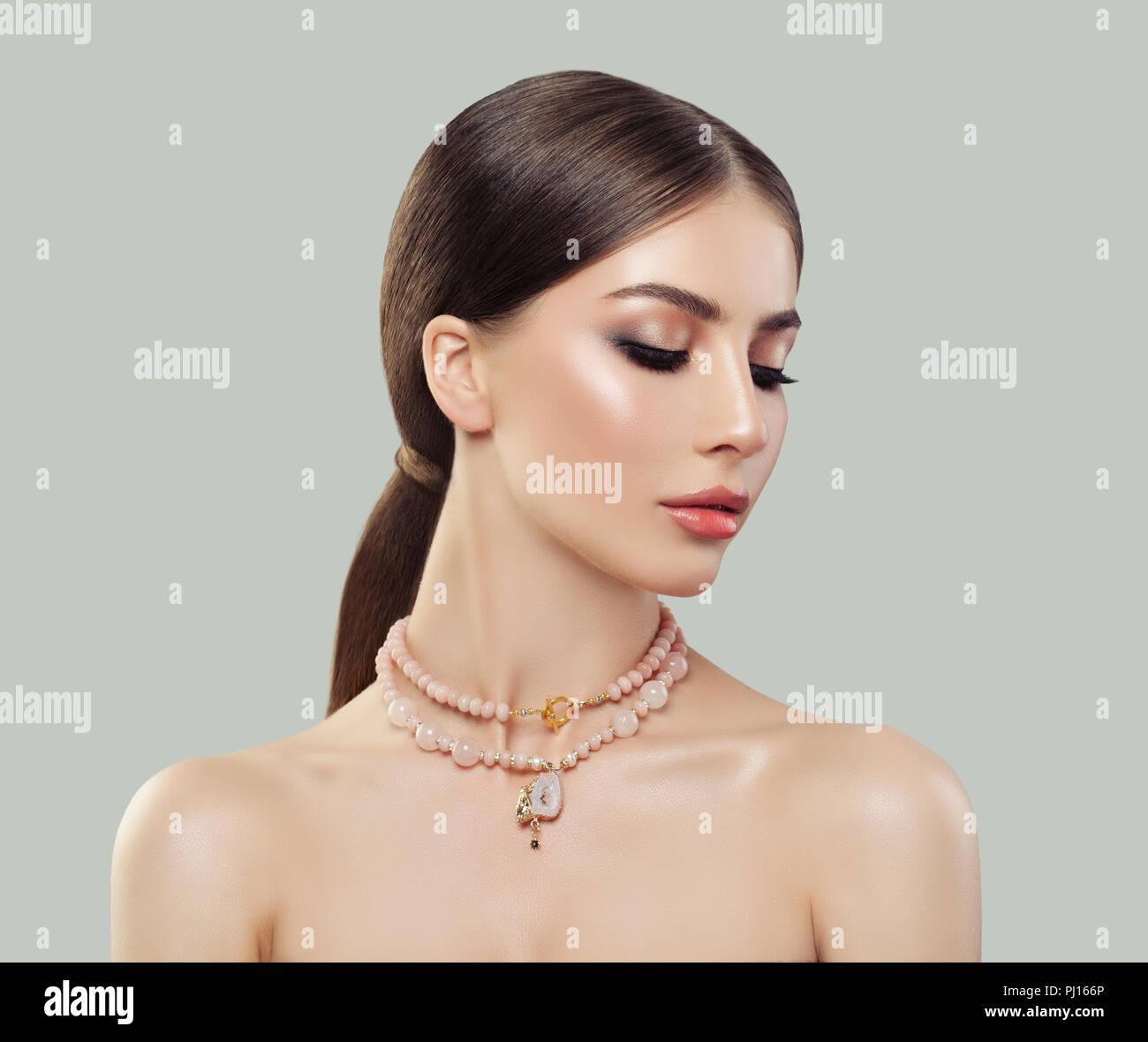 Diamond necklace woman hires stock photography and images Alamy