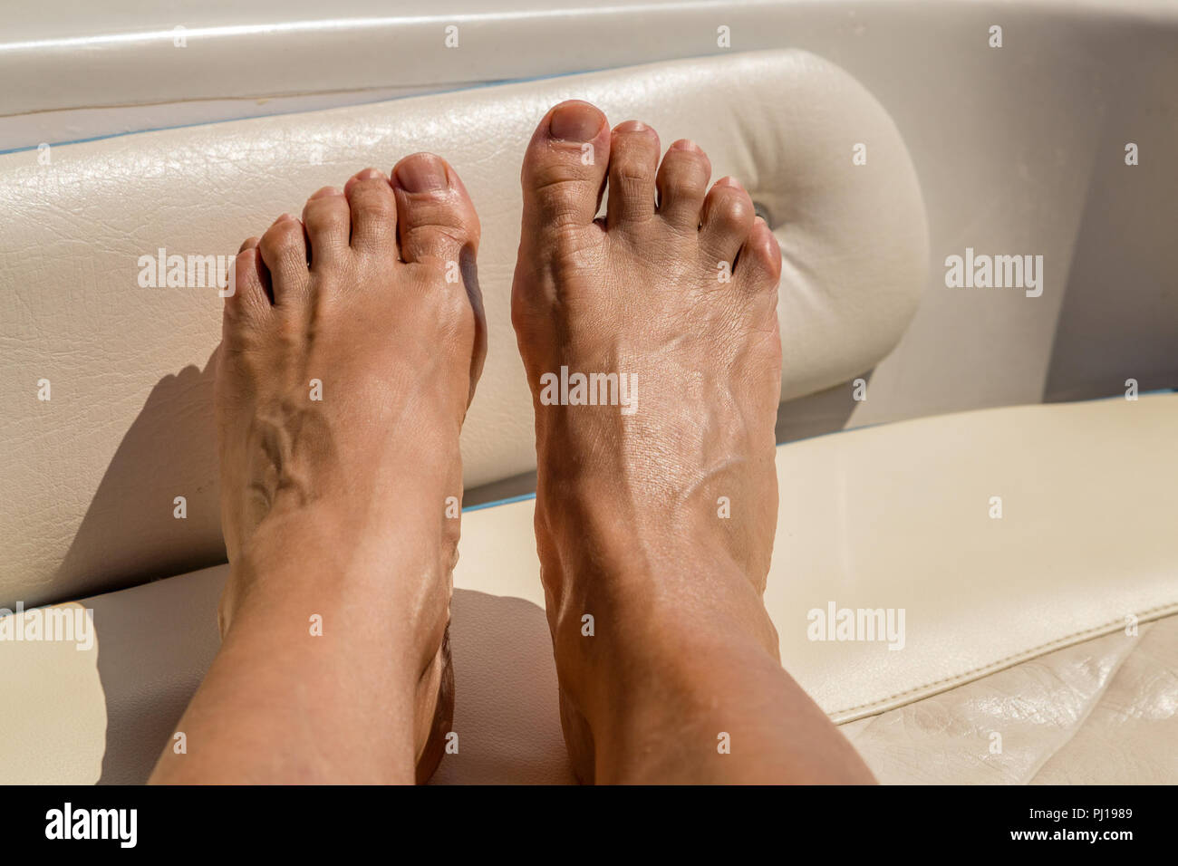 füsse mature Mature feet hi-res stock photography and images - Alamy