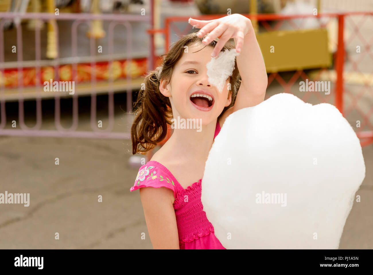 Beauty girl cotton candy hires stock photography and images Alamy