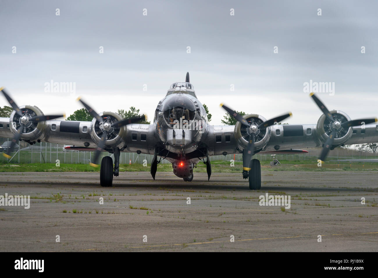 30-05-17, Stratford, Conneticut, USA. The Flying Fortress 'Yankee Lady' at Sikorski Memorial Airport. Photo: © Simon Grosset Stock Photo