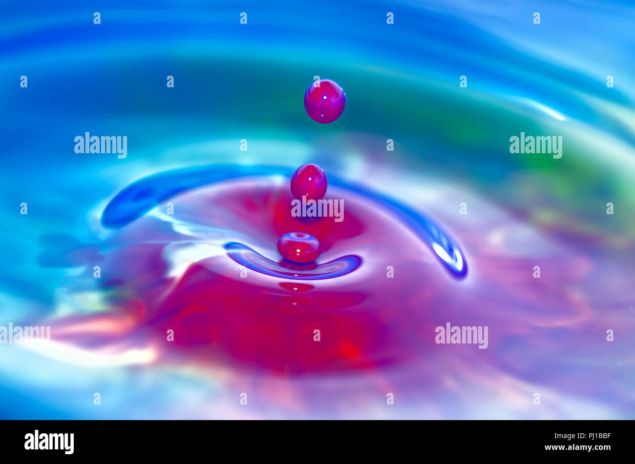 Close up shot water splashing hi-res stock photography and images - Alamy