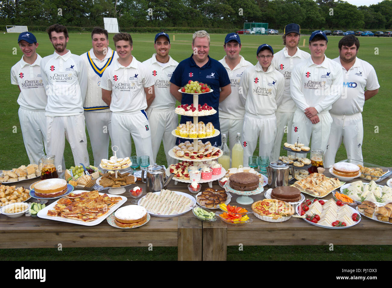 Cricket tea hires stock photography and images Alamy