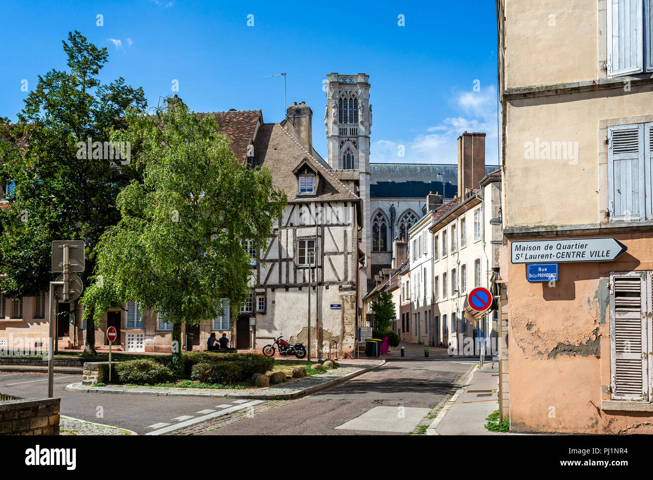 Side view of St Vincent Cathedral and medieval buildings in Chalon sur Saone, Burgundy, France on 29 August 2018 Stock Photo