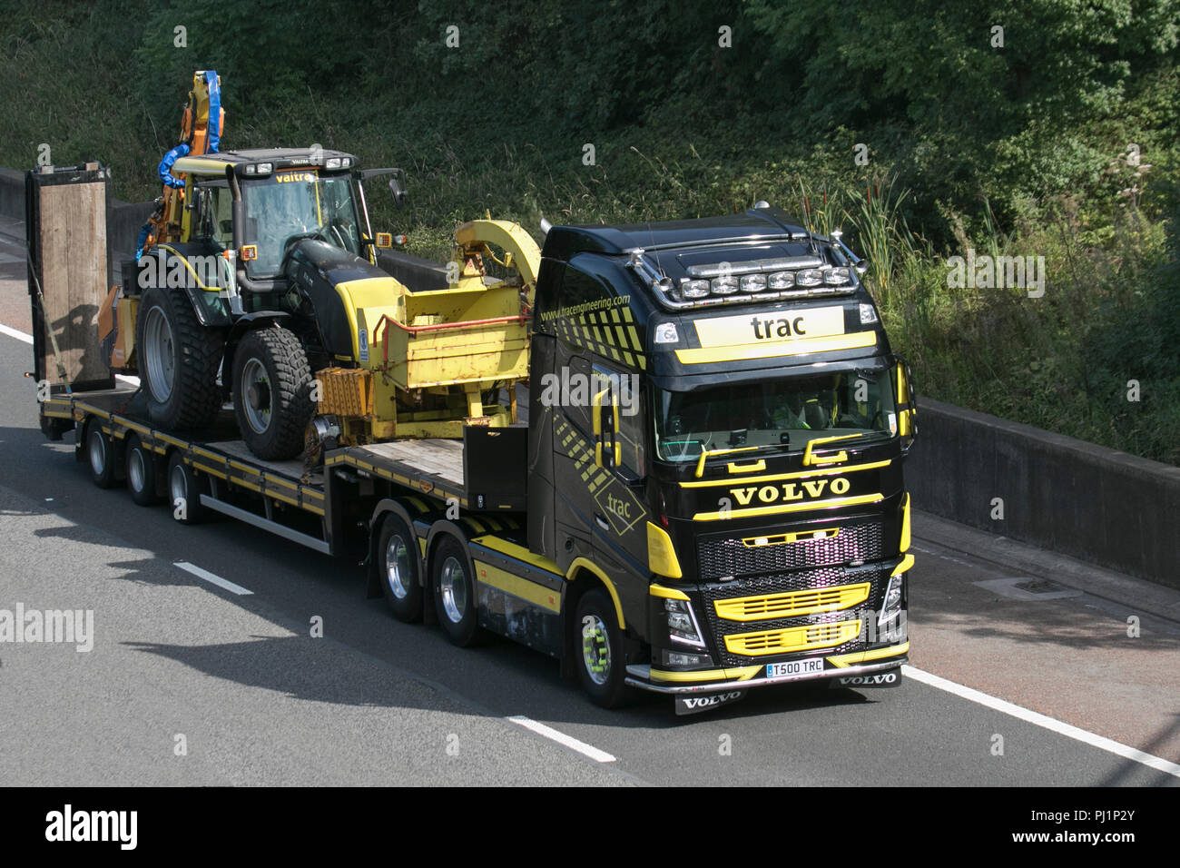 Trac T500trc 2016 Volvo Fh Trucks Shipping Freight Heavy Haulage Lorry Logistics Delivery Transport Vehicles On The M6 At Lancaster Uk Stock Photo Alamy