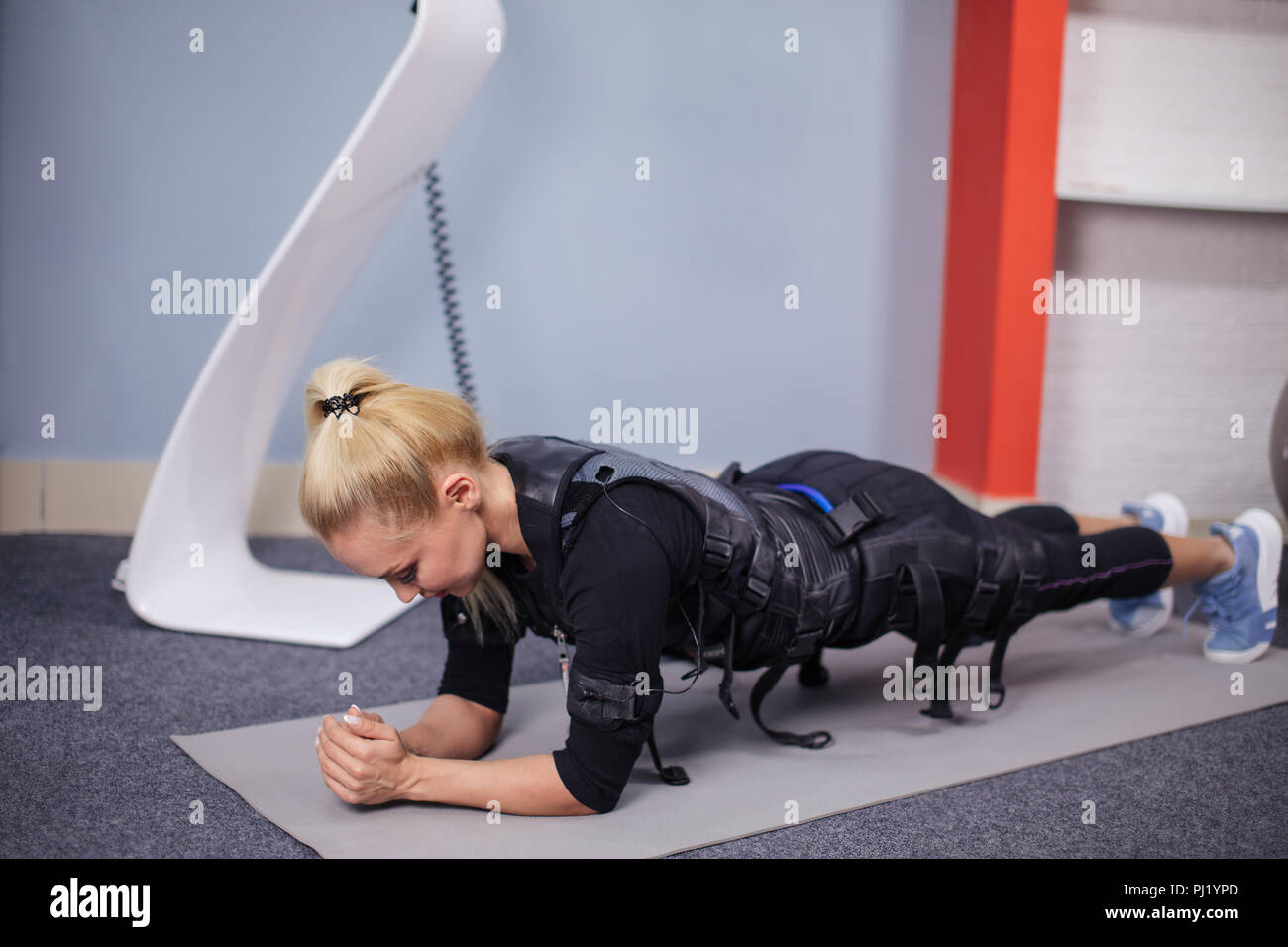 Leaning on his elbows hi-res stock photography and images - Alamy