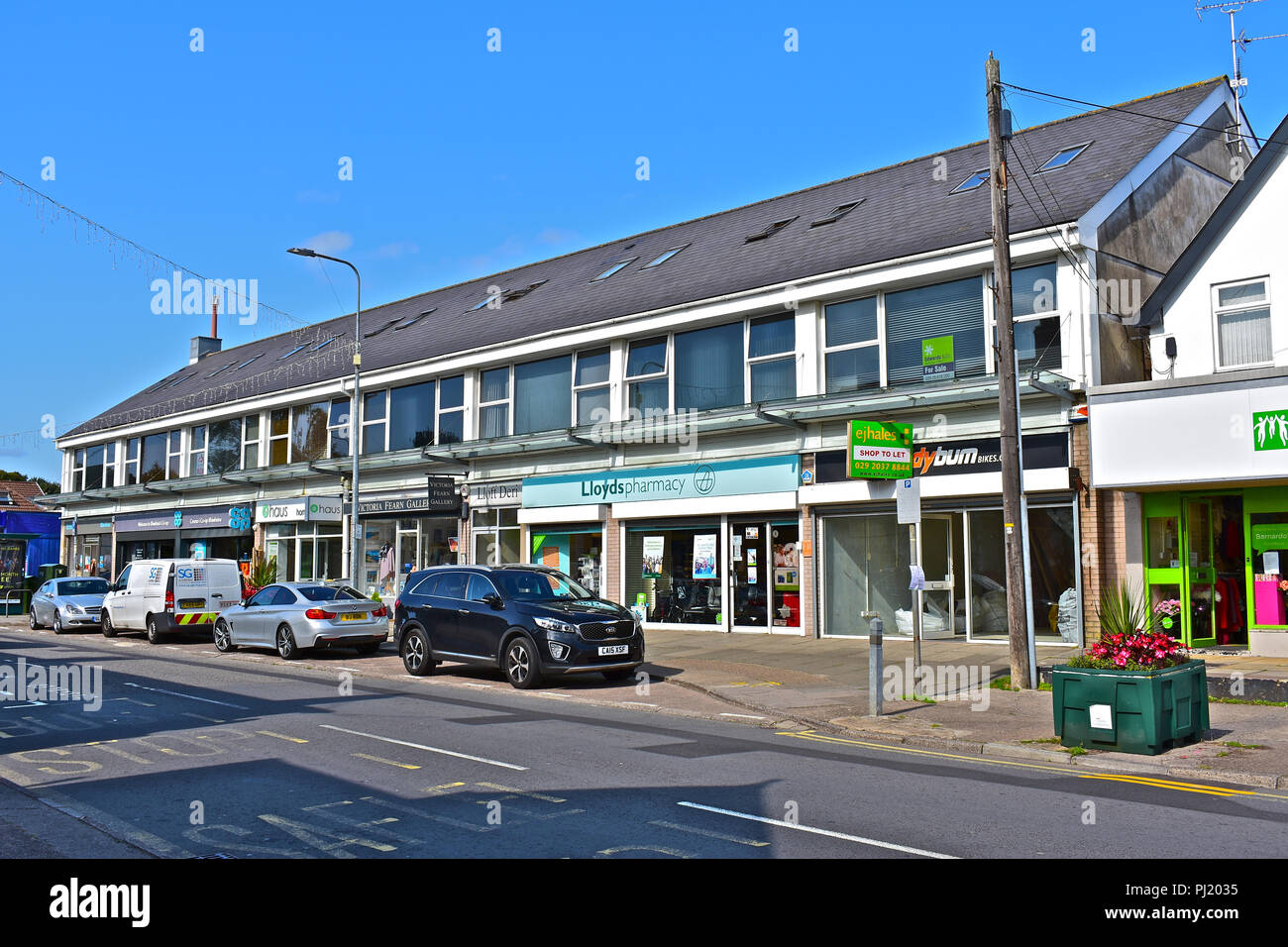 Cardiff local shops hires stock photography and images Alamy