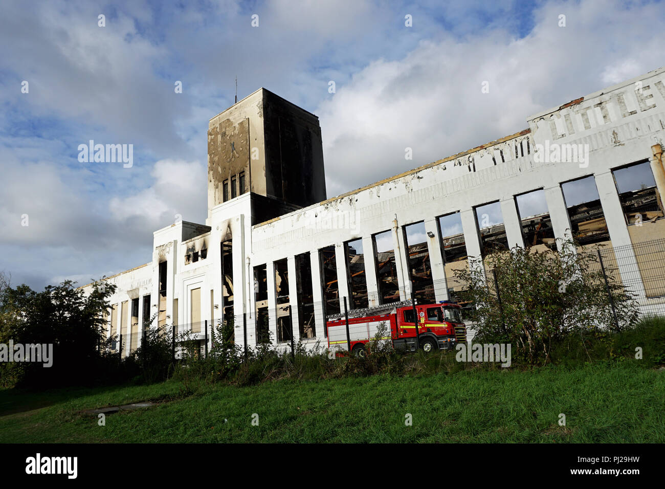 Liverpool Uk 3rd Sep 18 The Fire At The Former Littlwoods Pools Building On Edge Lane In Liverpool Was Finally Put Out In The Early Hours Of Monday Morning 3rd Septmeber 18