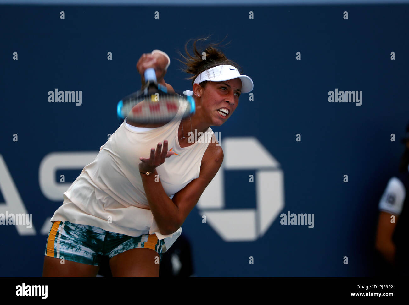 Flushing Meadows, New York - September 3, 2018: US Open Tennis:  Madison Keys of the United States serving during her fourth round match against Dominika Cibulkova of Slovakia at the US Open in Flushing Meadows, New York. Credit: Adam Stoltman/Alamy Live News Stock Photo