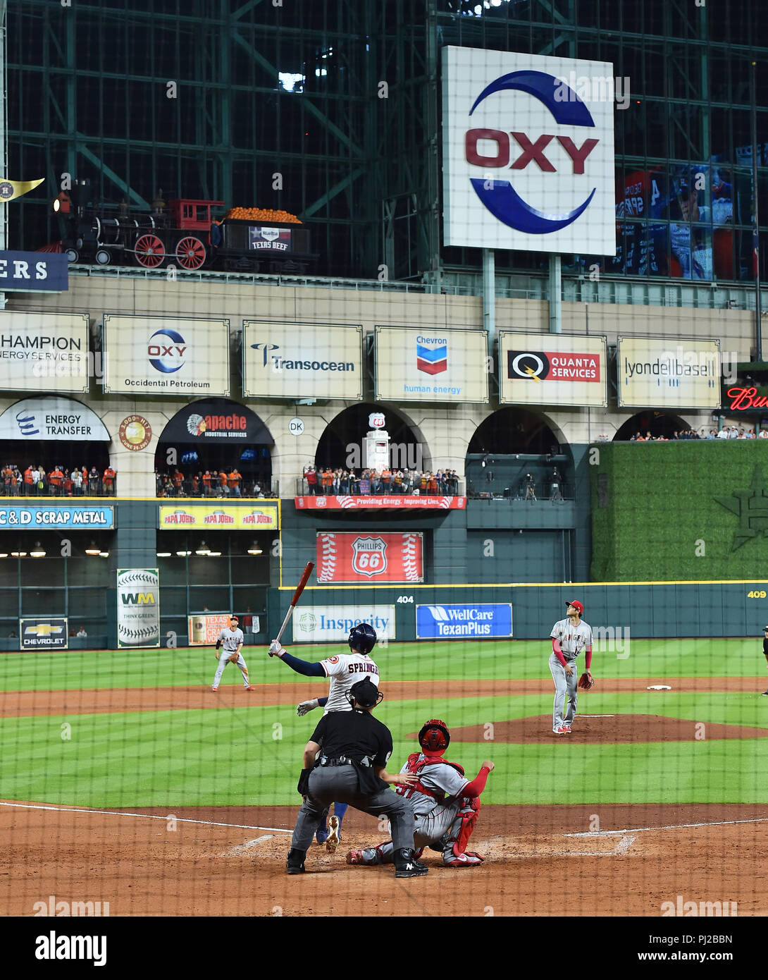 George Springer of the Houston Astros looks on from the top step of  Fotografía de noticias - Getty Images