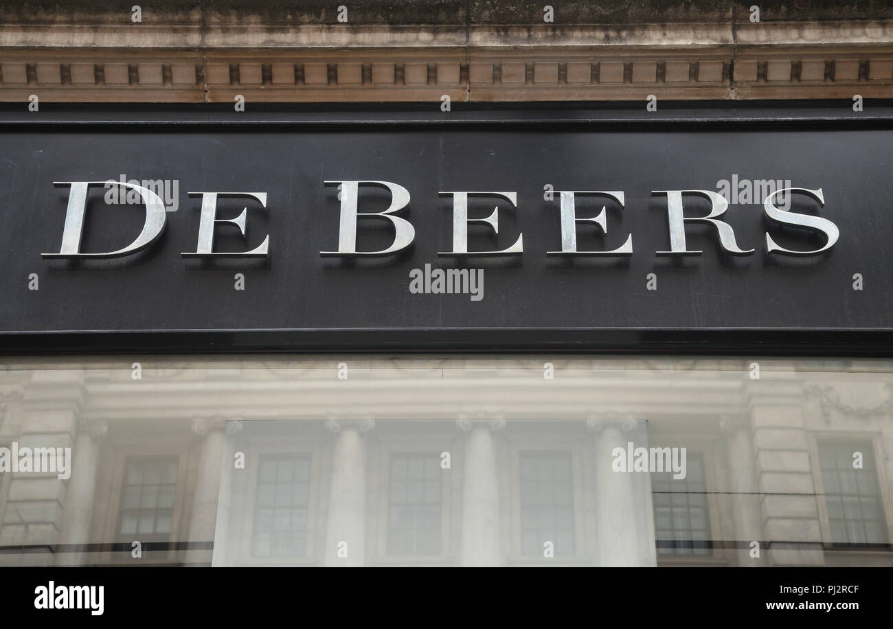 Shopping bond street de beers hires stock photography and images Alamy