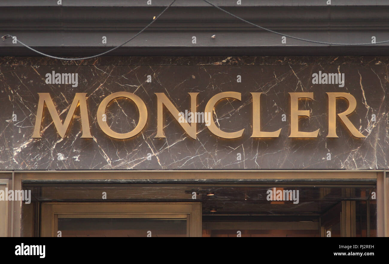 The Moncler store on New Bond Street, London. PRESS ASSOCIATION Photo.  Picture date: Wednesday August 22, 2018. Photo credit should read: Yui  Mok/PA Wire Stock Photo - Alamy