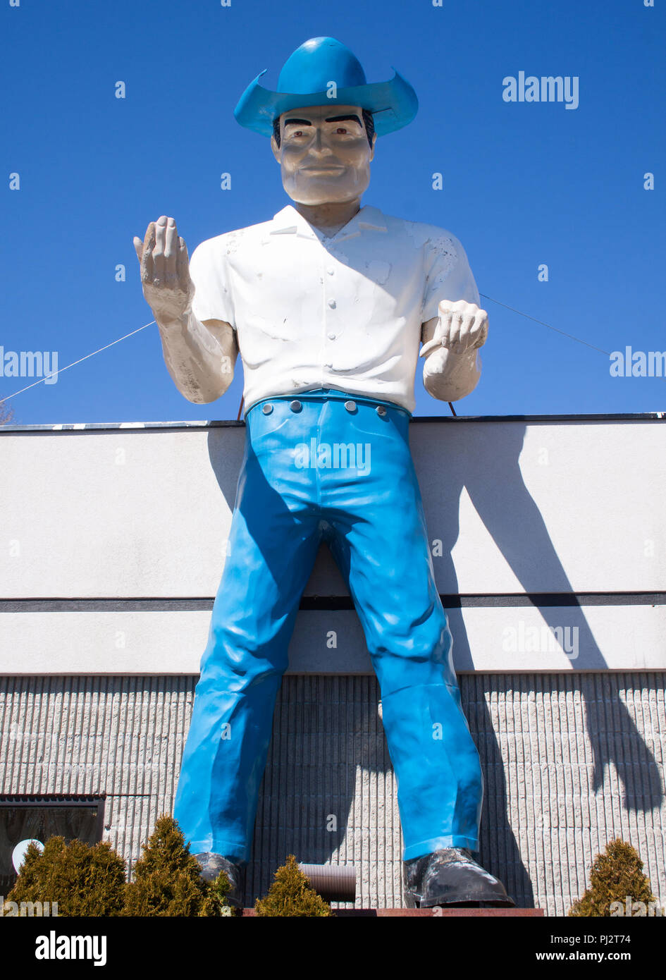 Cowboy Muffler Man in Norwich Connecticut Stock Photo Alamy
