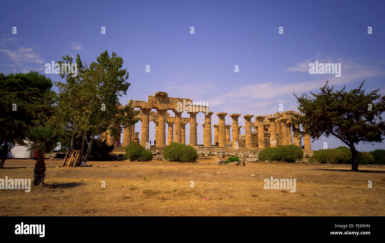 Selinunte Greek Temple Sicily with Tourists Stock Photo - Alamy