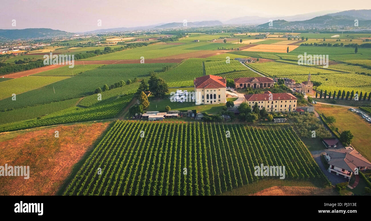 Verona, Italy - July 10, 2018: Beautiful old italian villa hosting wedding  in the countryside. Aerial view Stock Photo - Alamy, image size:1300x775