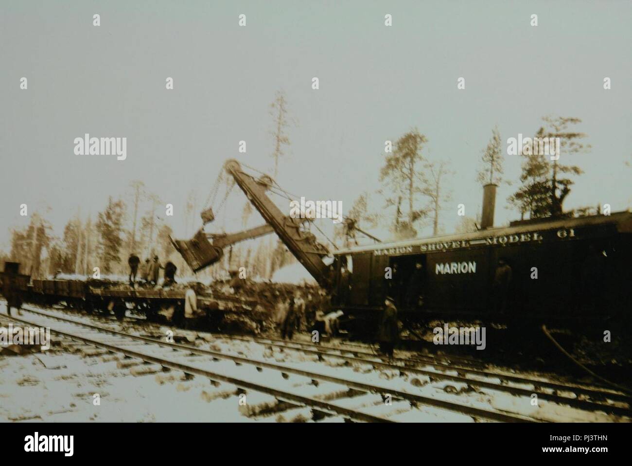 Bagger der amerikanischen Firma Marion beim Bau der Murmanbahn, 1916. Stock Photo