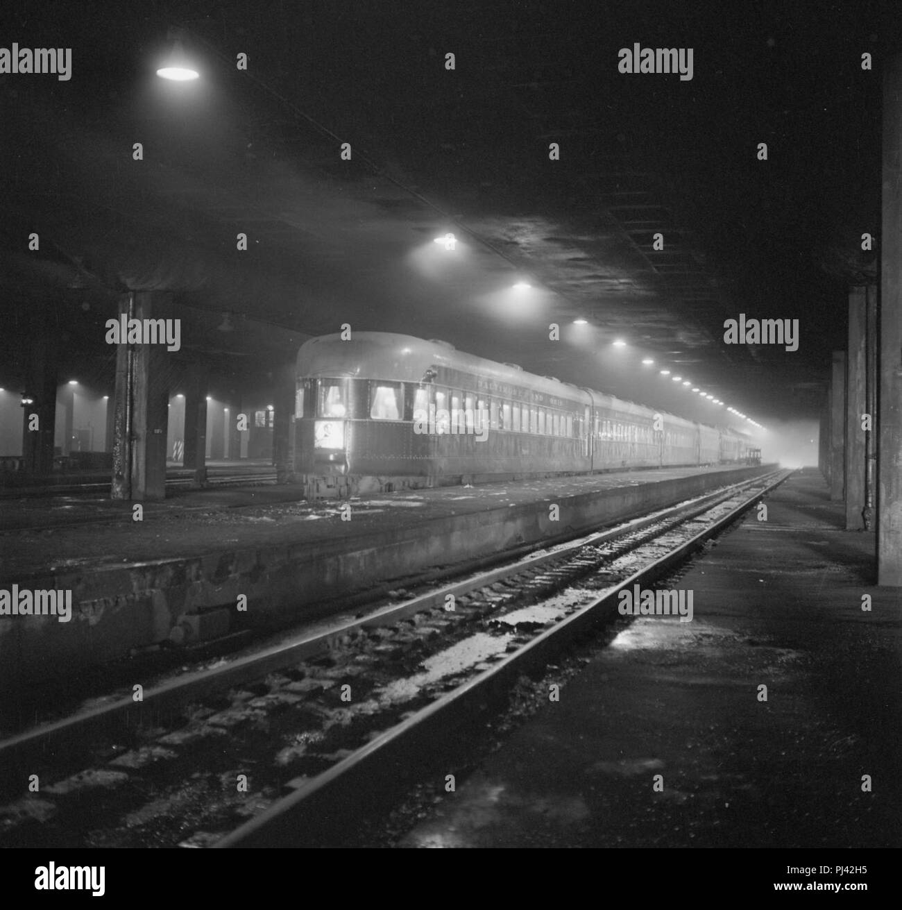 B&O passenger train 1943 Stock Photo - Alamy