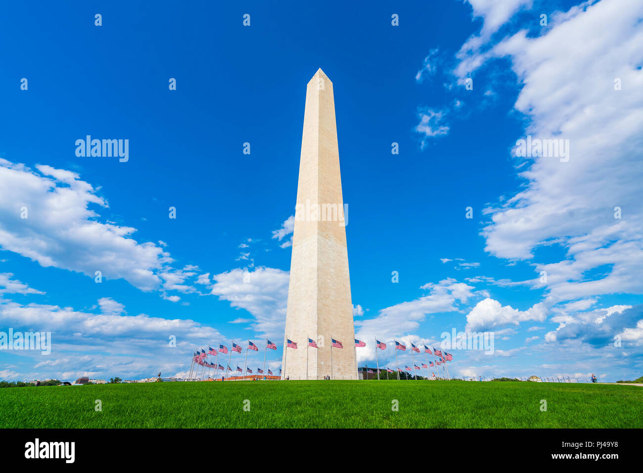 washington dc,Washington monument on sunny day with blue sky background ...