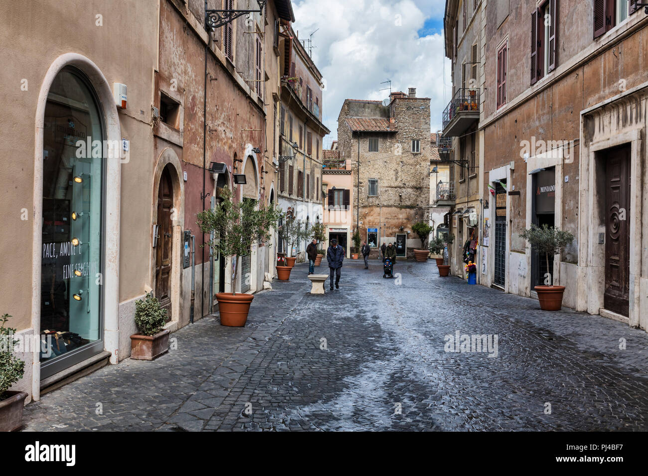 Vintage house, street in old town, Tivoli, Lazio, Italy Stock Photo Alamy