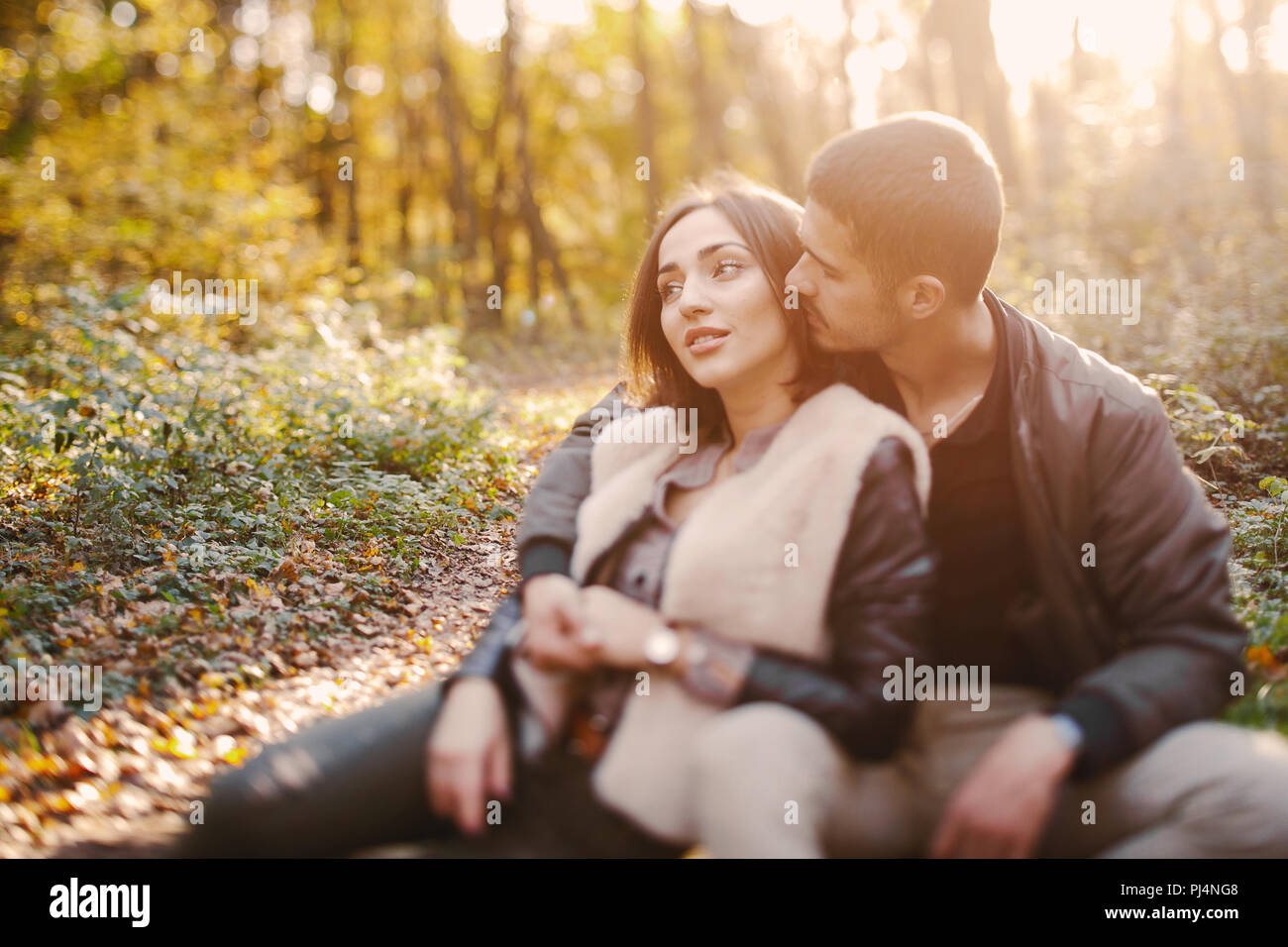 couple in the park Stock Photo - Alamy
