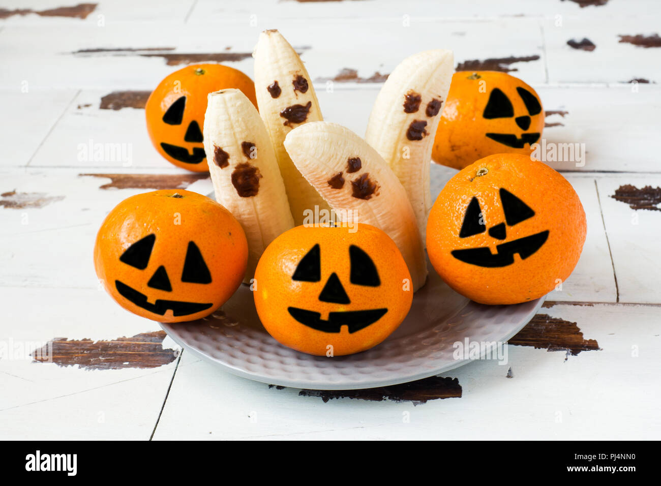 Faces on bananas hires stock photography and images Alamy