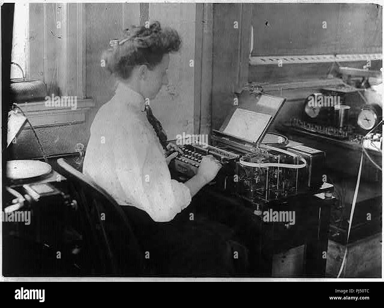 Stamping machine hires stock photography and images Alamy