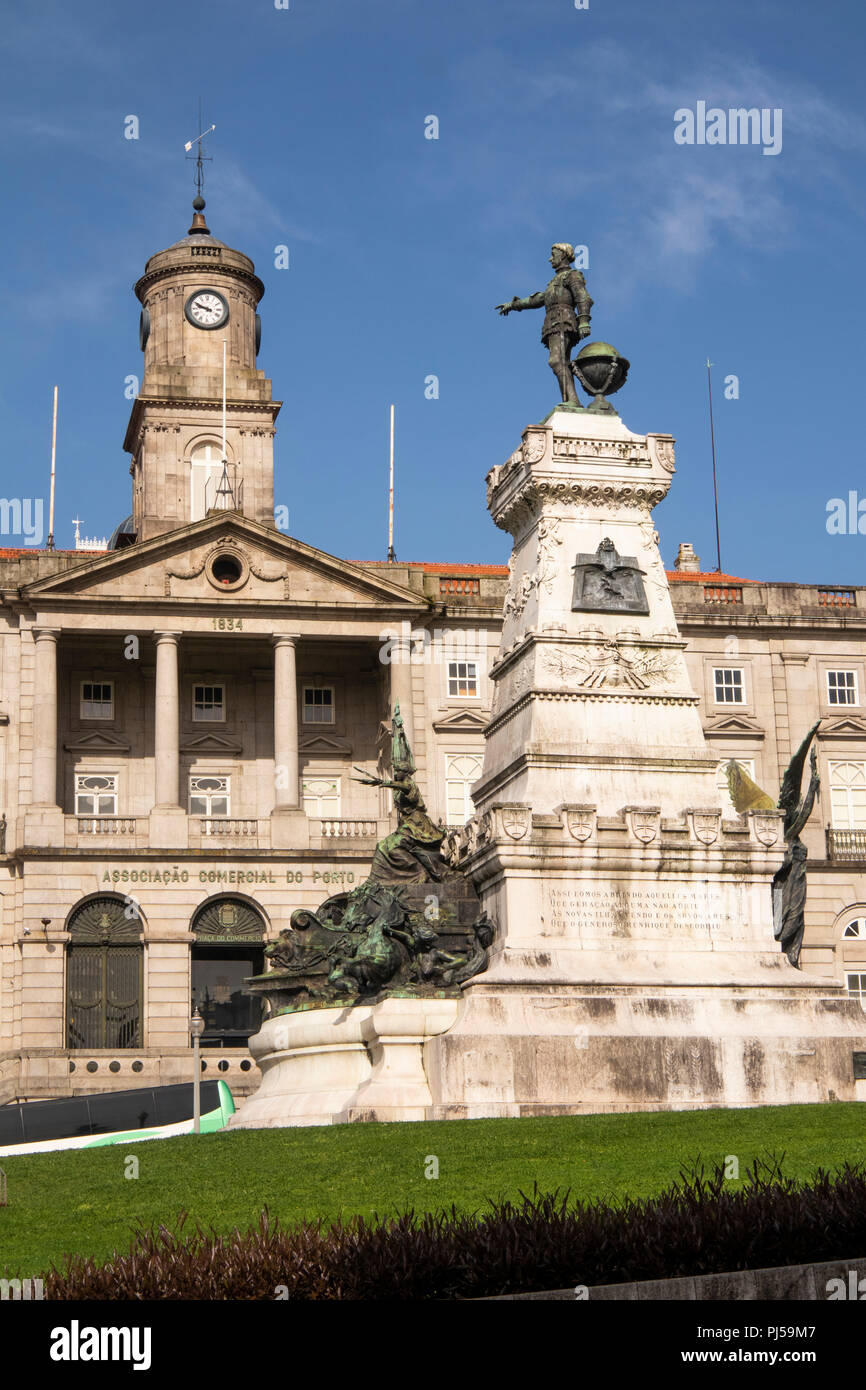 Portugal, Porto, Ribeira, Jardim do Infante Dom Henrique, statue of Infante Dom Henrique, better known as Prince Henry the Navigator Stock Photo