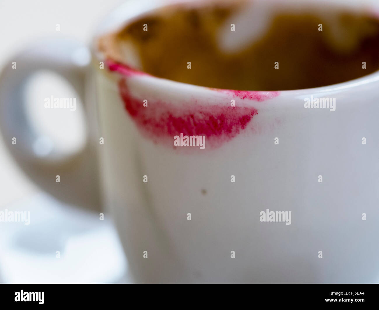 Coffee cup with lipstick mark hires stock photography and images Alamy