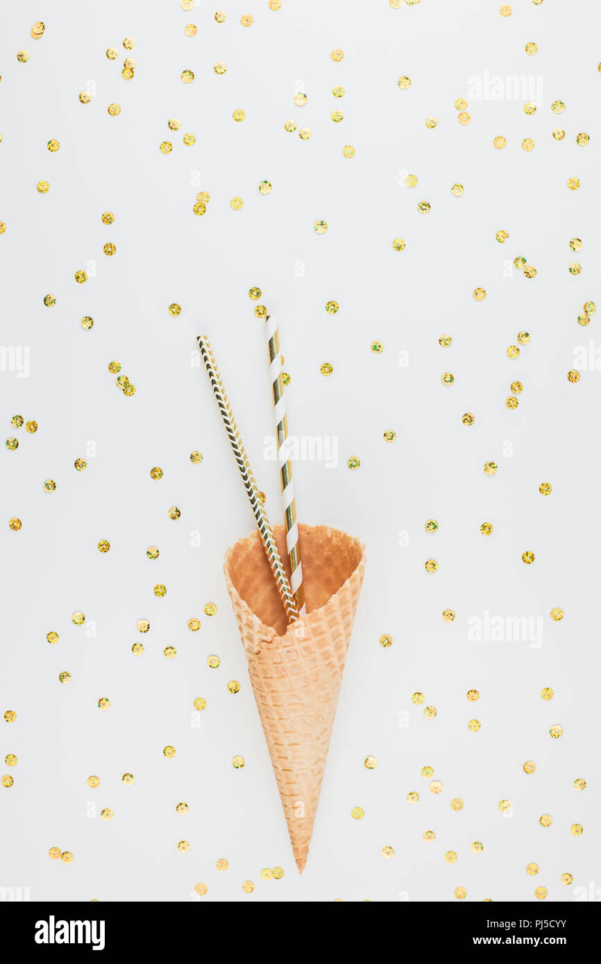 Waffle straws hi-res stock photography and images - Alamy