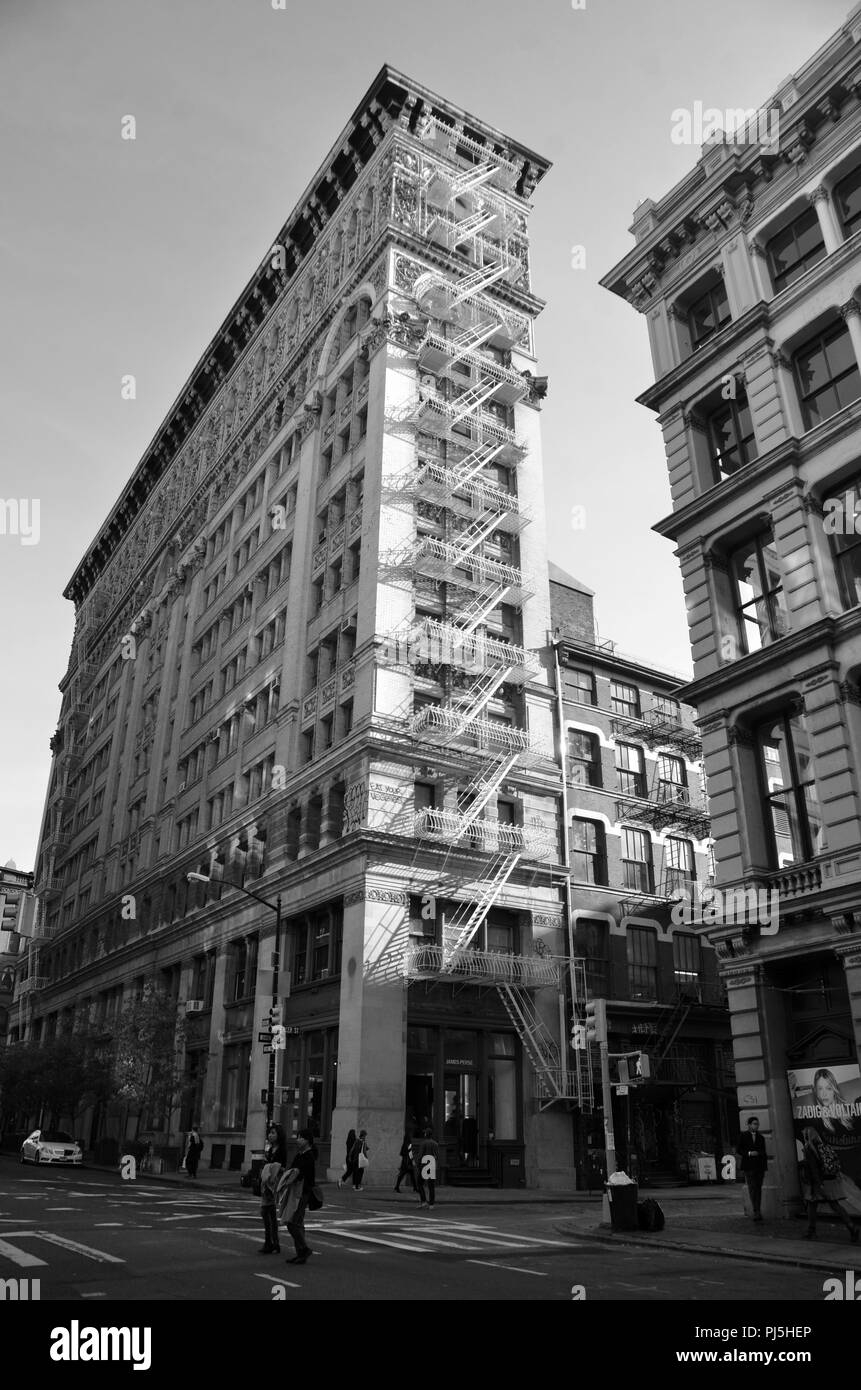 The broadway apartments Black and White Stock Photos & Images Alamy