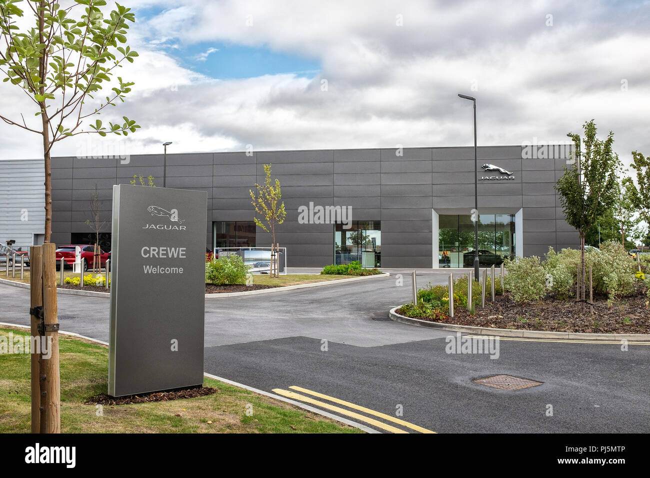 Jaguar car dealer dealership garage hires stock photography and images