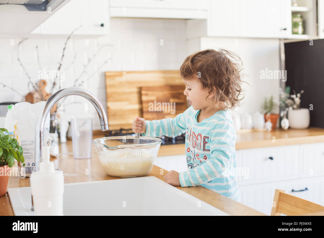 What are the duties of the kitchen worker What are the duties of the kitchen worker