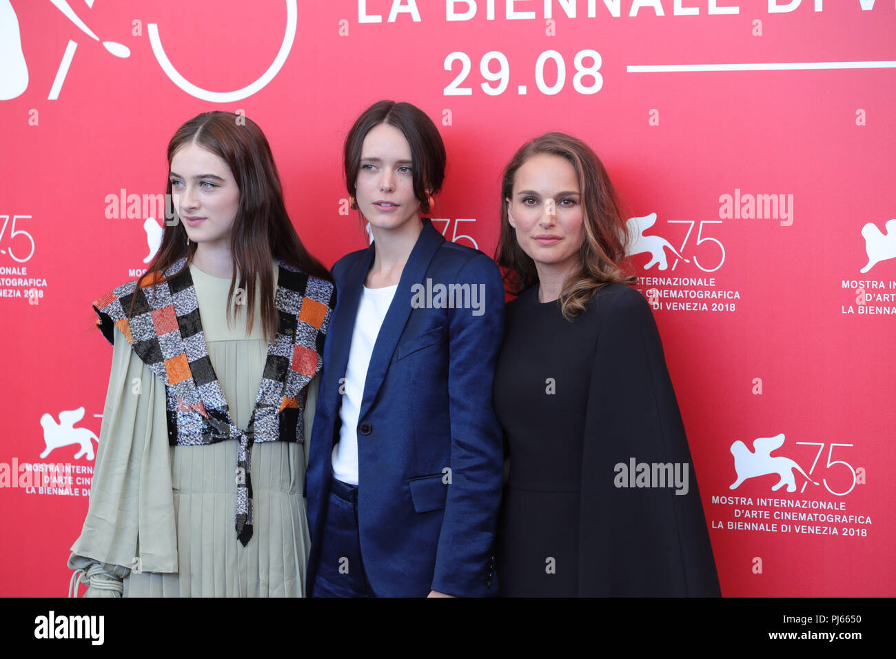 (180904) -- VENICE, Sept. 4, 2018 (Xinhua) -- Actress Raffey Cassidy, Stacy Martin and Natalie Portman (L to R) attend 'Vox Lux' photocall during the 75th Venice International Film Festival in Venice, Italy, Sept. 4, 2018. (Xinhua/Cheng Tingting) (yg) Stock Photo
