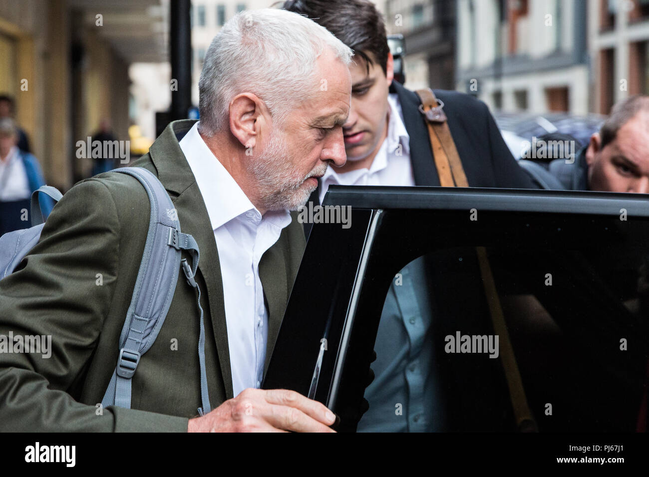 London, UK. 4th September, 2018. Labour Party leader Jeremy Corbyn leaves the party headquarters after its NEC ruling body adopted in full the IHRA definition and examples of anti-Semitism alongside a brief statement stating that freedom of expression on Israel or the rights of Palestinians should not be undermined. A longer accompanying clarification put forward by the party leader was rejected by the NEC. Credit: Mark Kerrison/Alamy Live News Stock Photo