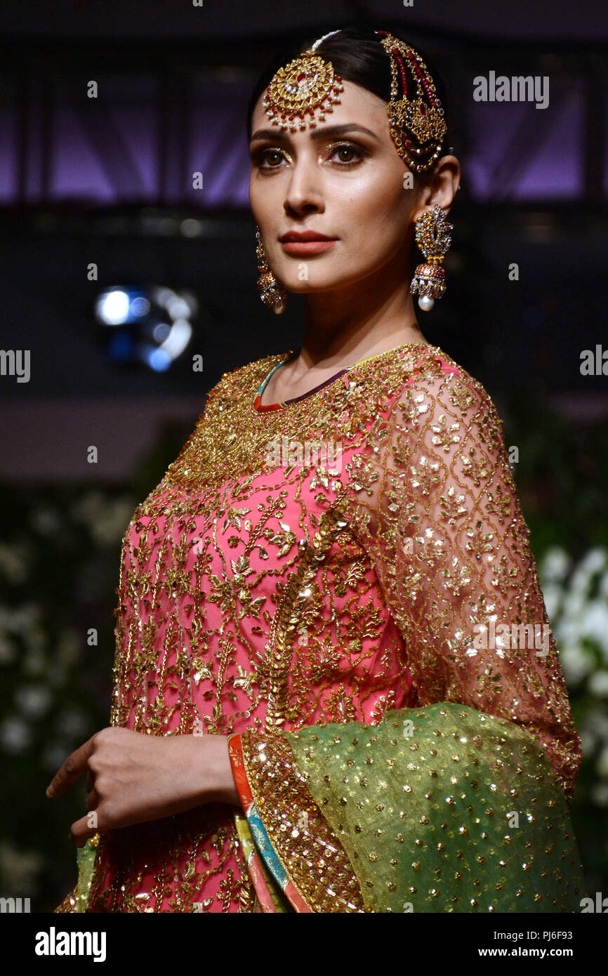 Nomi ansari hi res stock photography and images Alamy