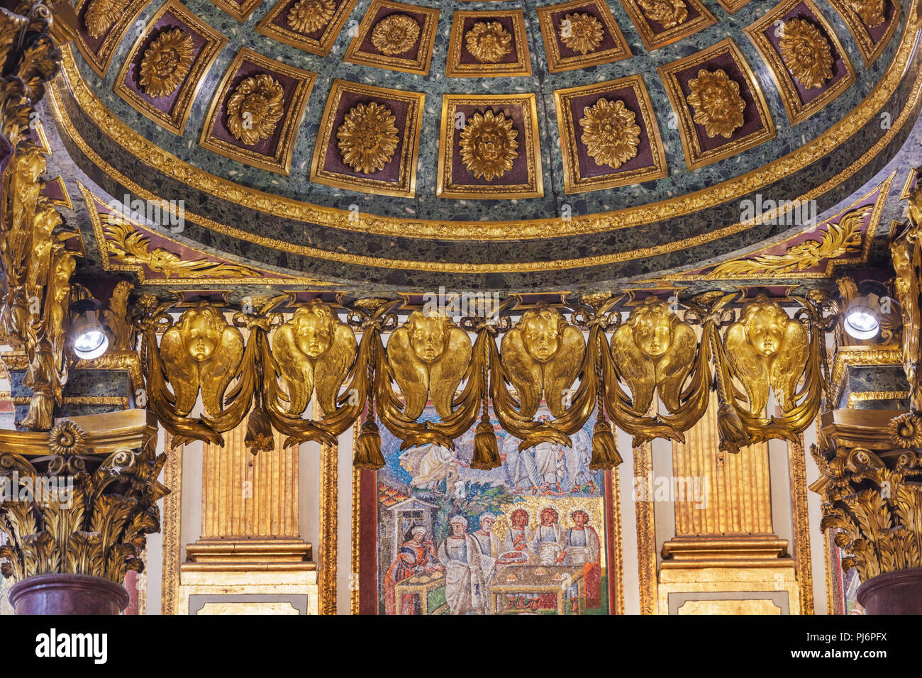 Basilica of Santa Maria Maggiore interior, Rome, Lazio, Italy Stock ...