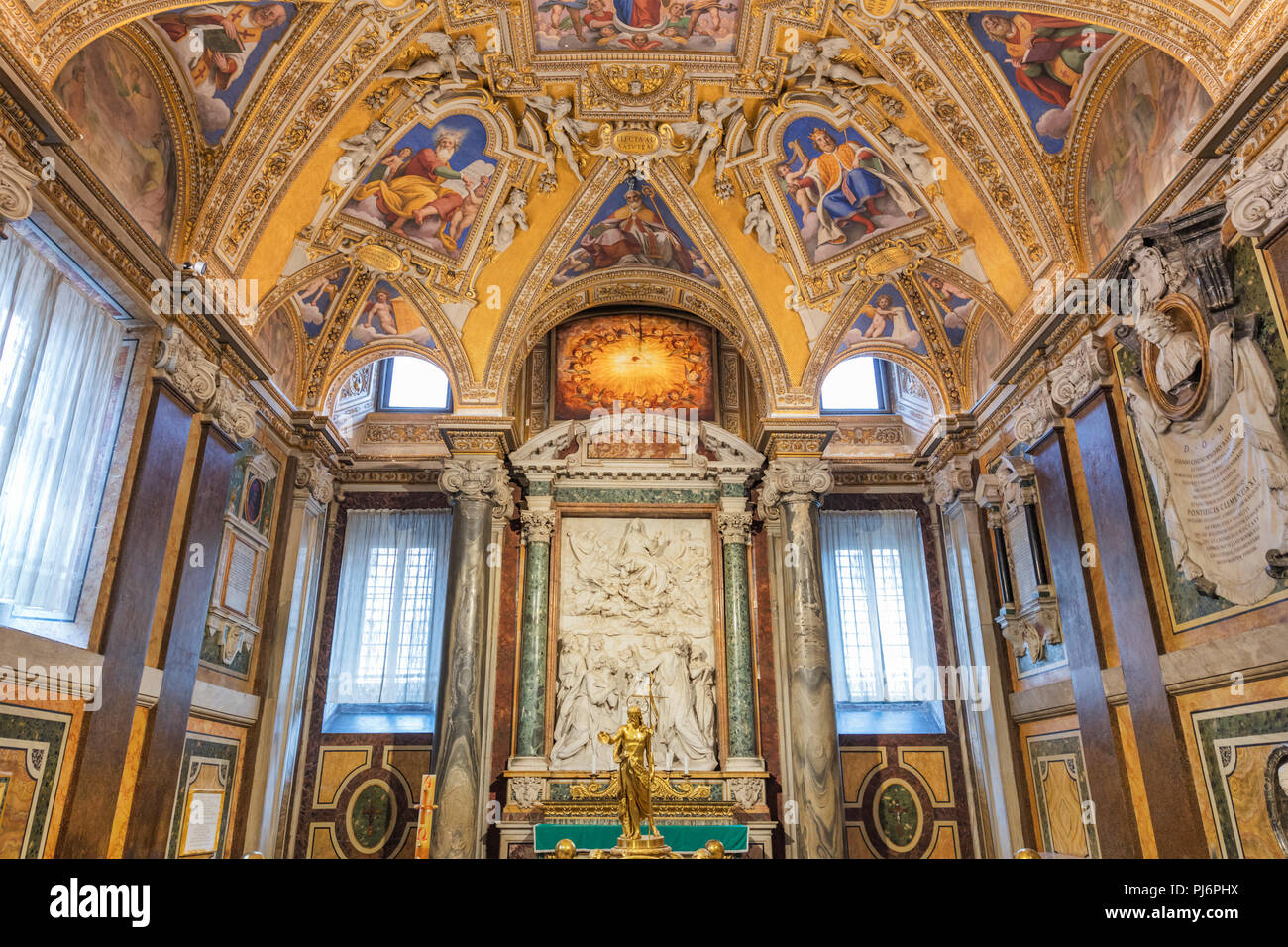 Basilica of Santa Maria Maggiore interior, Rome, Lazio, Italy Stock ...