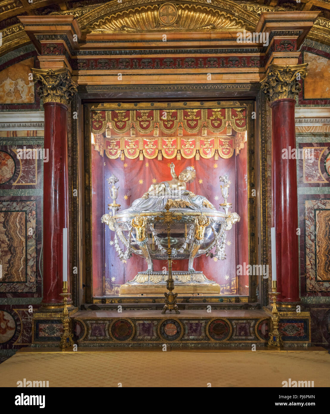 Reliquary of the Holy Crib, Basilica of Santa Maria Maggiore interior