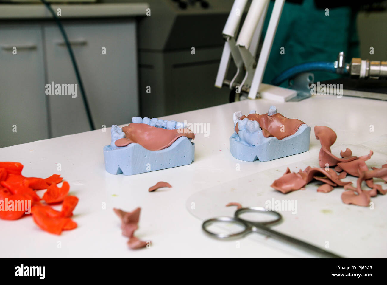 Process of making acrylic dental prosthetics. Dental prosthesis